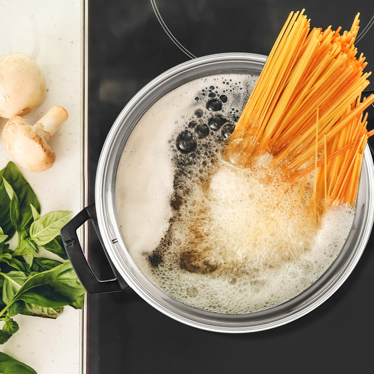 Ovente 4.8 Qt Stainless Steel Pasta Pot with Strainer Lid CW15131S