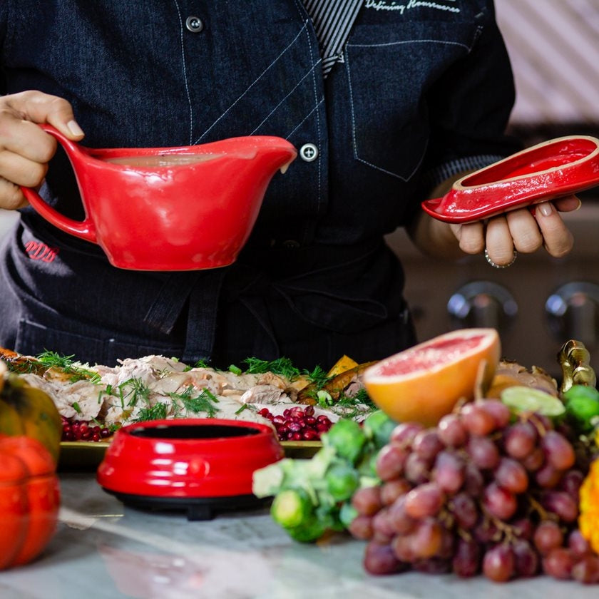 Ovente Electric Gravy Boat Warmer & 16oz Ceramic Bowl FW177833R