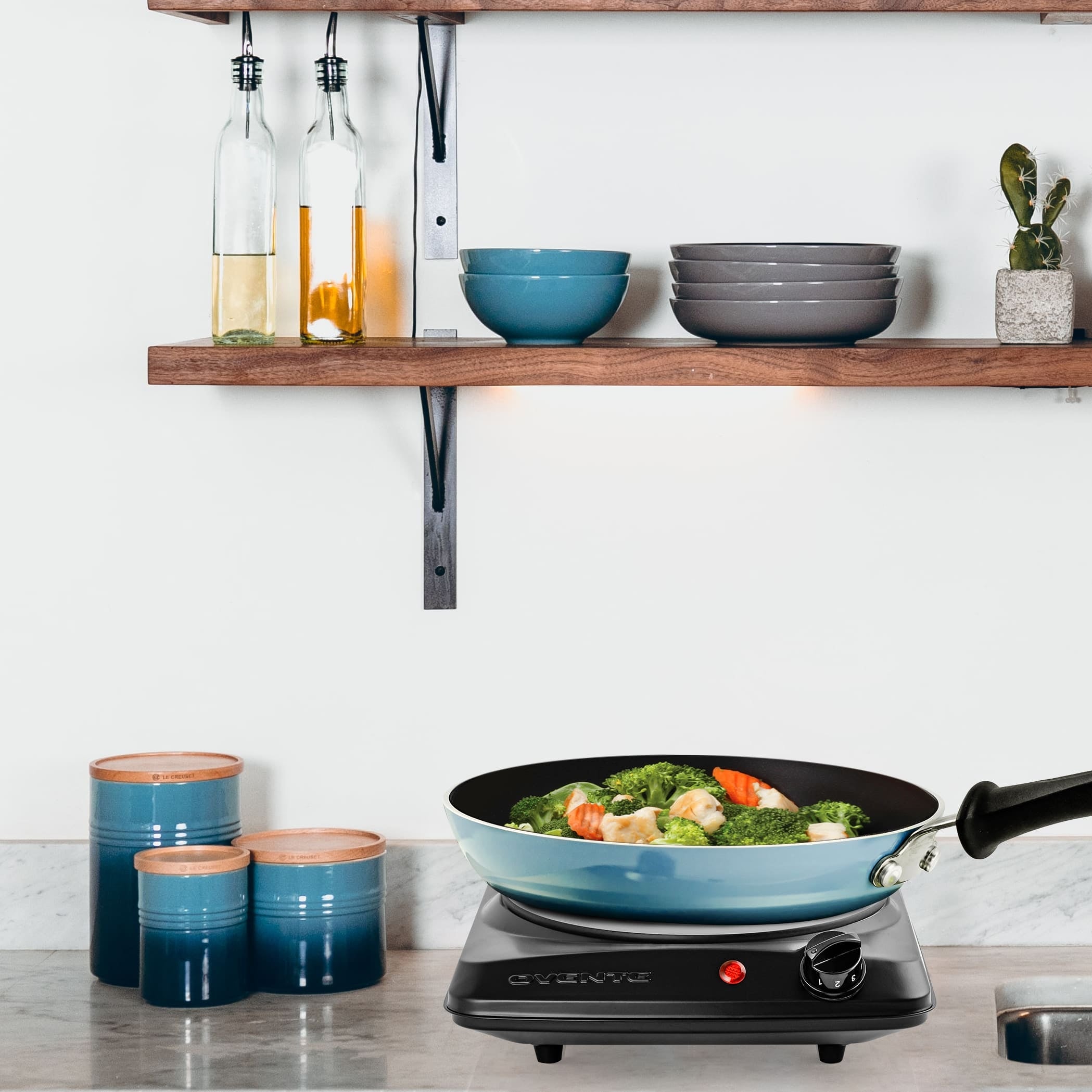 Ovente 7” Single-Plate Infrared Glass Cooktop BGI101B