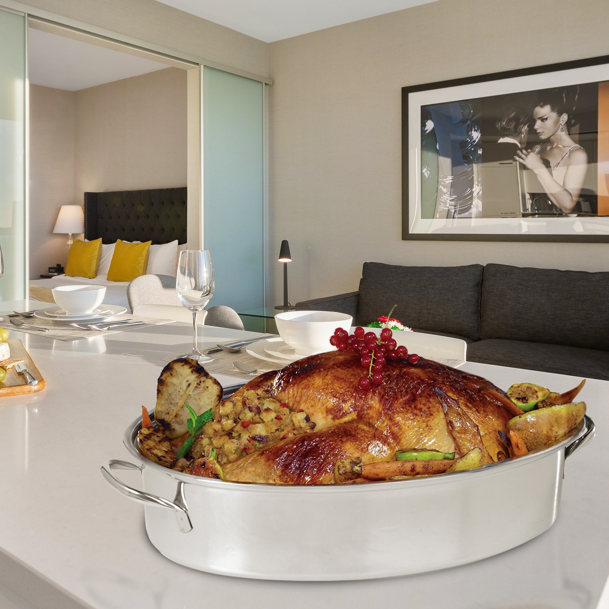 Ovente 16” Oval Stainless Steel Roasting Pan with Lid and Rack CWR32161S